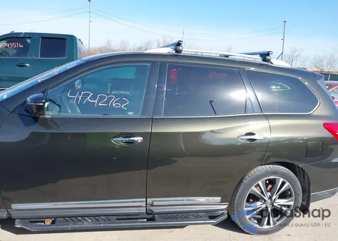 2017 Nissan Pathfinder Platinum из США, поврежденный, VIN 5N1DR2MM2HC624002